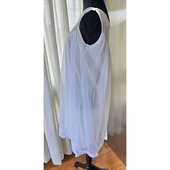 Vintage 60s slip on negligee, white, scoop scalloped neckline, sleeveless - Picture 6 of 9